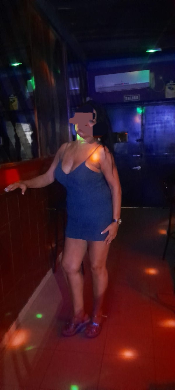 MADURITA CACHONDA…(BAR DE COPAS)!!!
