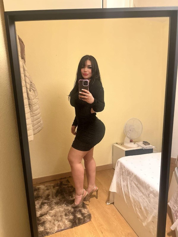 Morenaza espectacular fiestera a tope