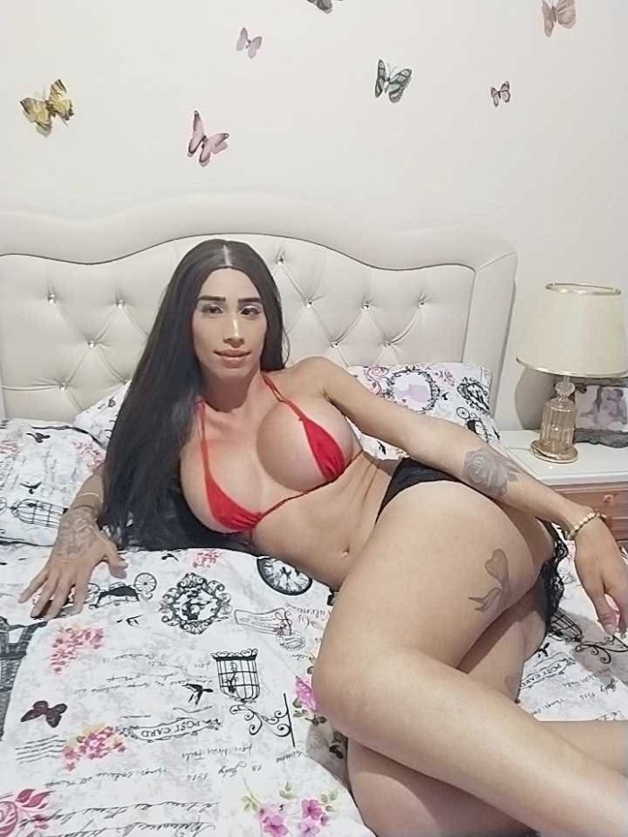 INSUPERABLE CHICA TRANS EN LEON CAPITAL