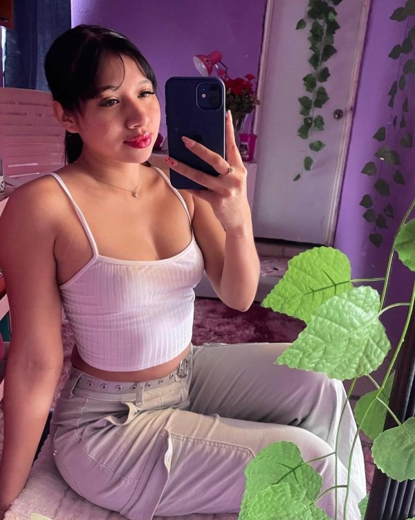 Jovencita recién llegada de mi país nuevita no profesional muy cariñosa