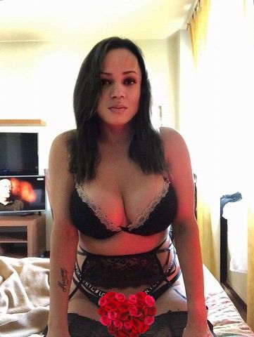 Travesti suzy tetona pollona 25cm experta principiante probar culazo tragón