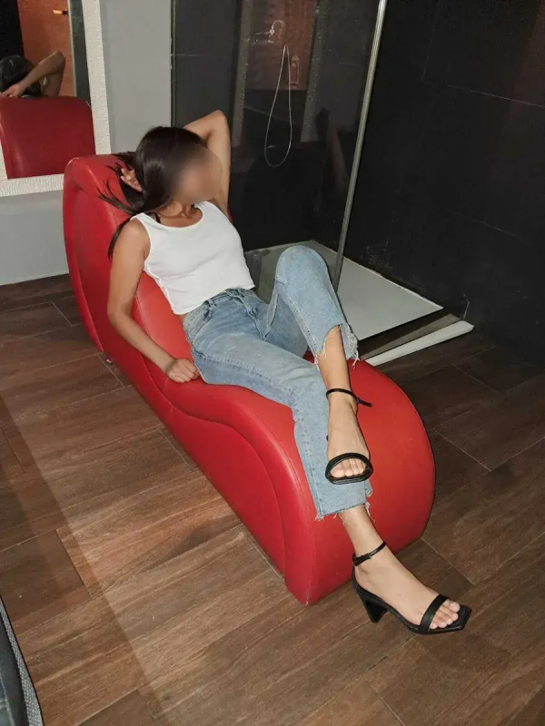 VANESA puta universitaria