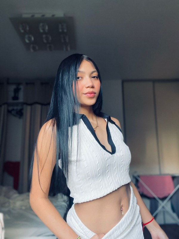 CHANTAL LATINA FIESTERA