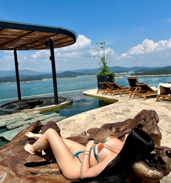 ALAYA EN LOS BOLICHES FIESTA BLANCA Y ROSA