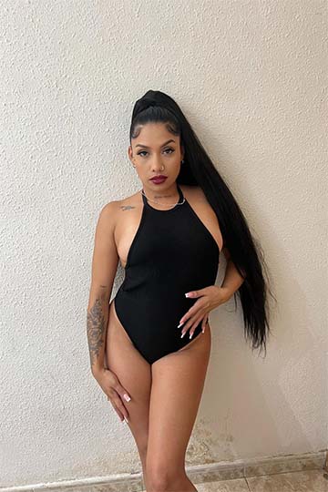 GUAPISIMA MORENAZA TRAGONA JOVENCITA VICIOSA SEDIENTA DE VERGA