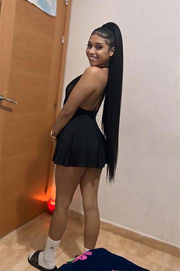 GUAPISIMA MORENAZA TRAGONA JOVENCITA VICIOSA SEDIENTA DE VERGA