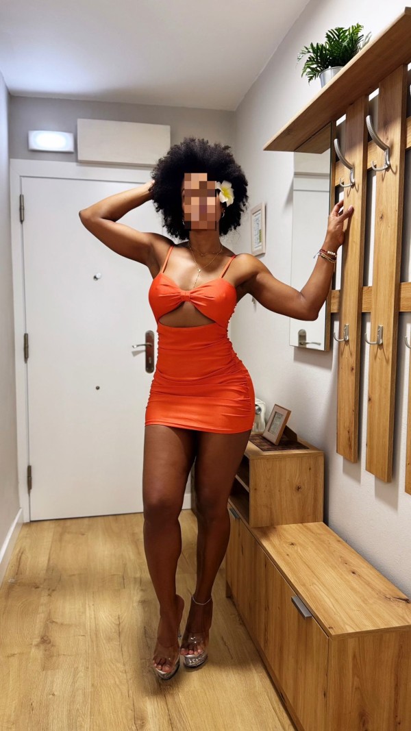 Diosa de Ébano. Fiestera muy Maja