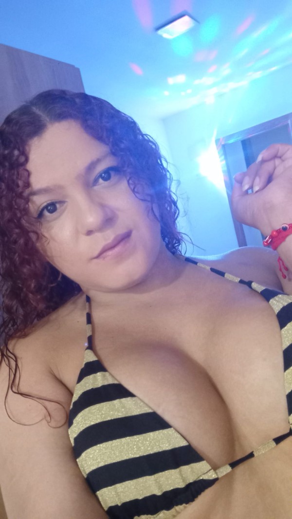 JOVENCITA GUAPETONA TETONA , FIESTERA 24 HORAS EN ALZIRA