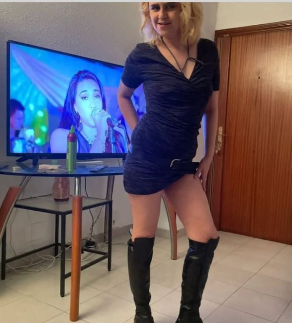 Bruna brasileña festera