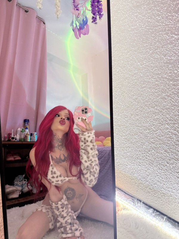 COLOMBIANA JOVEN EDUCADA AMABLE Y MUY. UENA HONDA