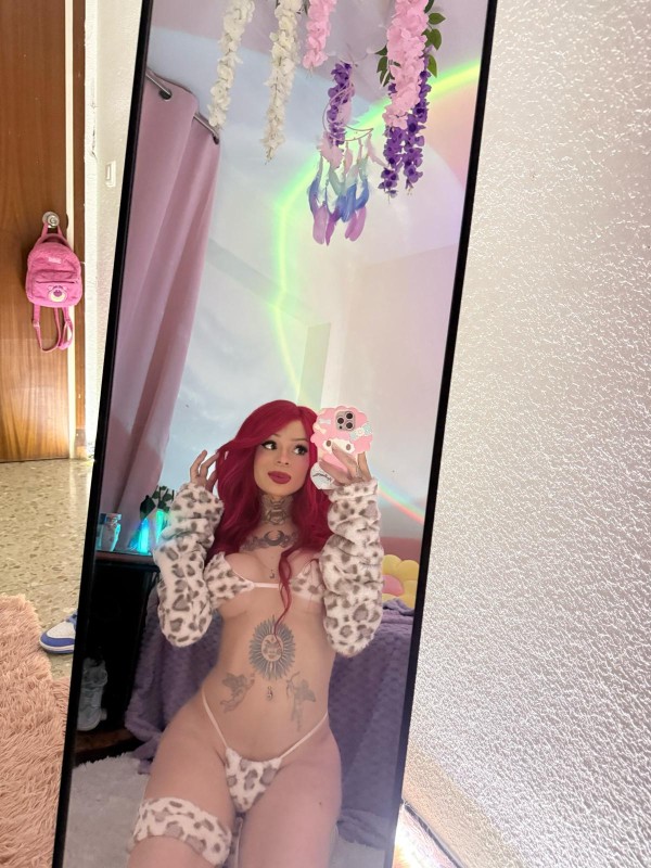 COLOMBIANA JOVEN EDUCADA AMABLE Y MUY. UENA HONDA