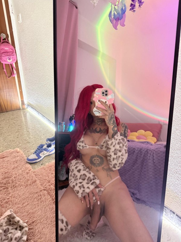 COLOMBIANA JOVEN EDUCADA AMABLE Y MUY. UENA HONDA