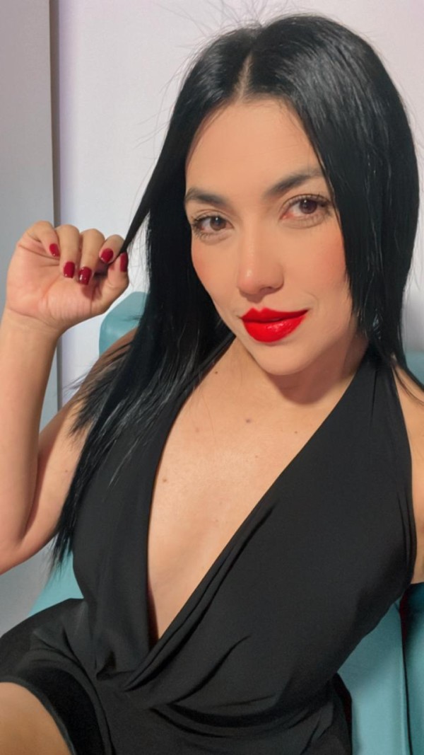 dubin 12 torviscas , Lina 33 Años, Colombiana