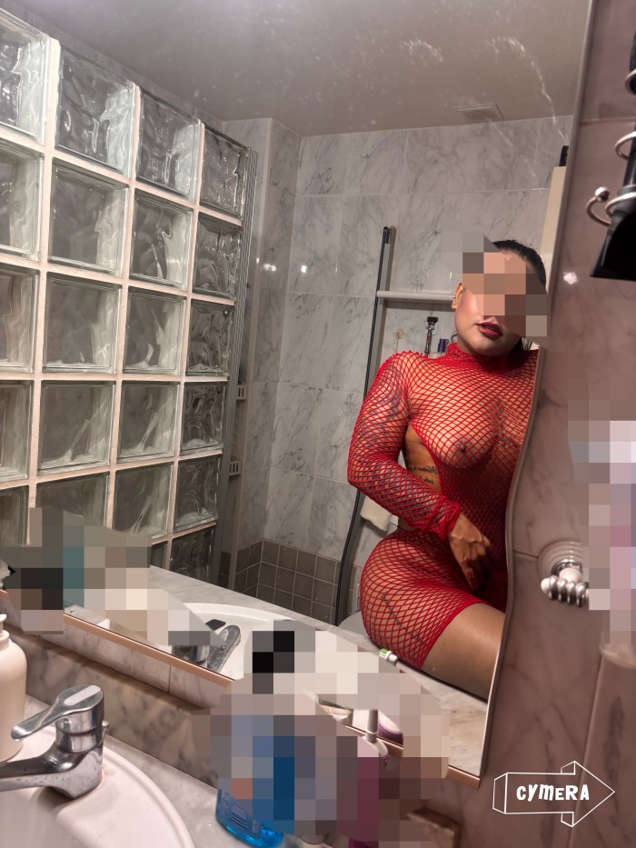 Salidas reina de garganta profunda