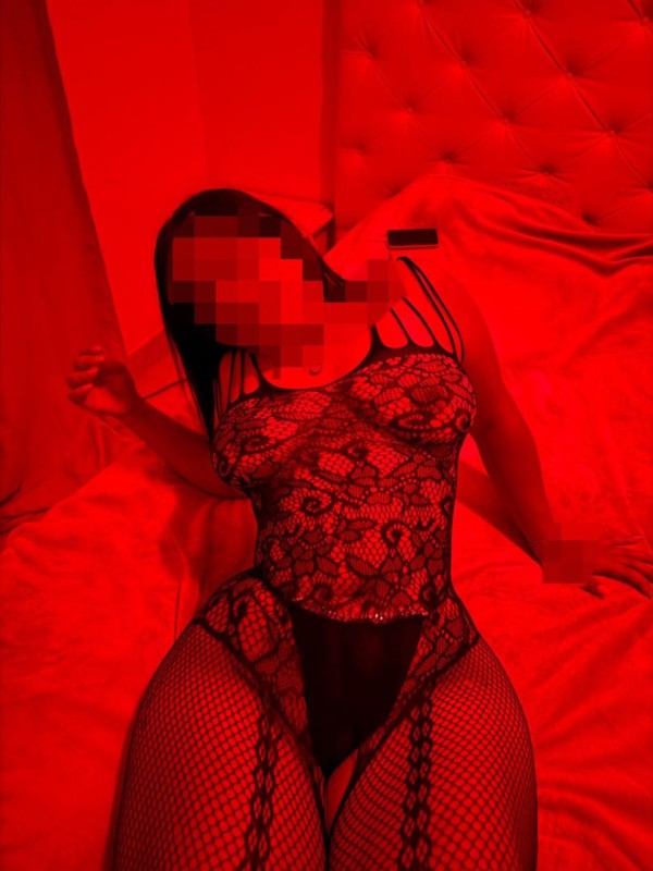 CON PISCINA Y JACUZZI TODO PRIVADO