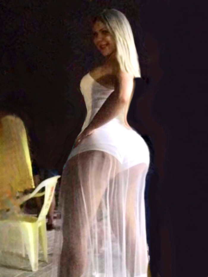 Trans Pamela rubia platino Sexy super cachonda het