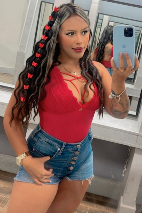 Mi delicioso pecho es el epítome de la sensualidad…