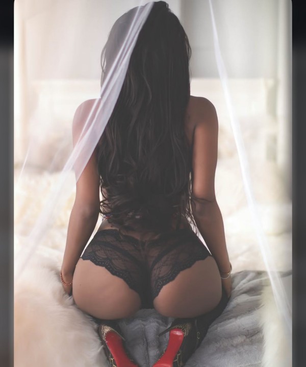 TÚ CHICA PERFECTA Y SIN TABÚES