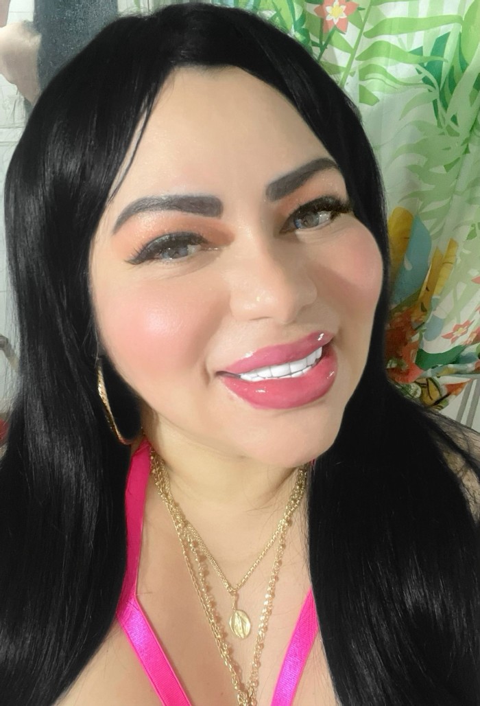 ERIKA COLOMBIANA EXÓTICA CACHONDISIMA FIESTERA