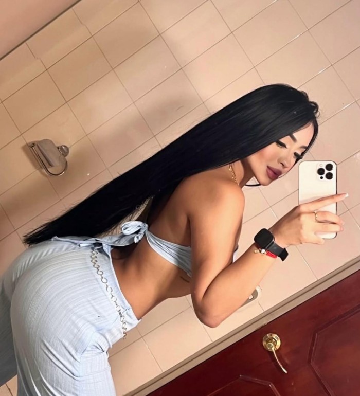 Lia blanquita divertida sin apuros