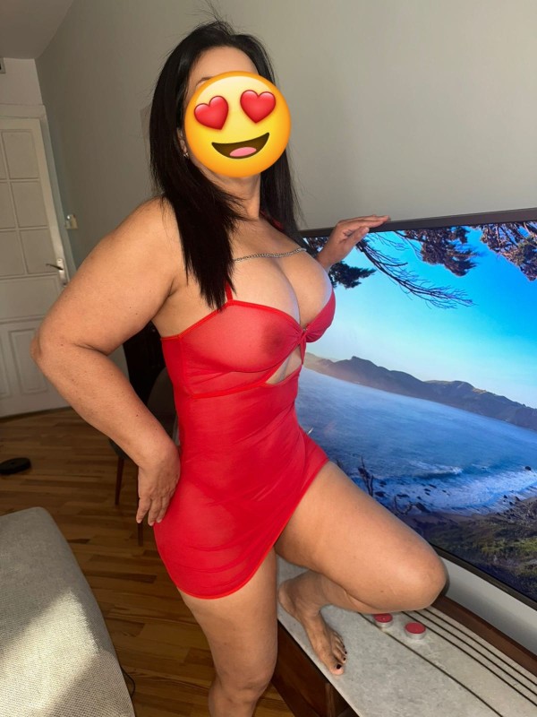 EN ATOCHA, LATINA GUAPISIMA, FIESTERA ADICTAS AL SEXO