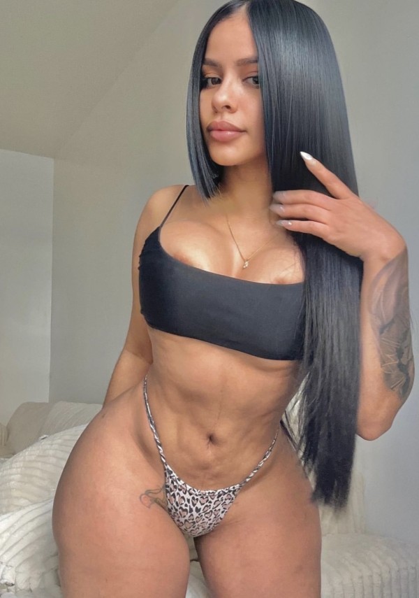 Doris sensual y extrovertida