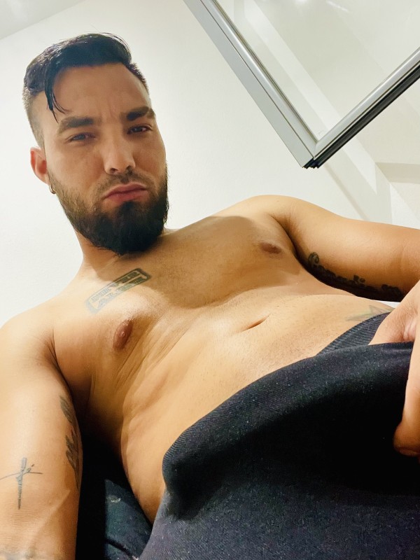 LATINO XL EXPERTO TALADRANDO CULOS