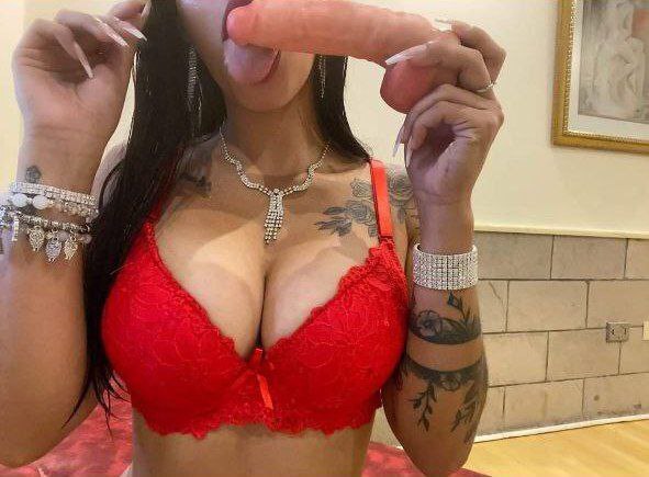 Tu conejita como rabos,,