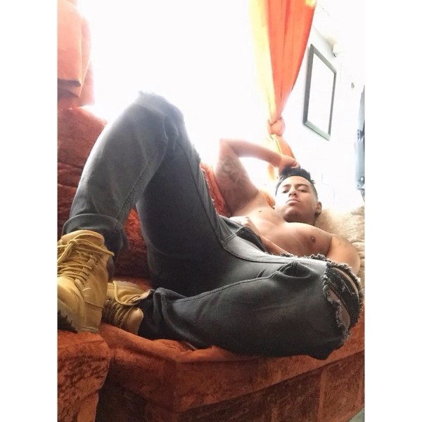 Latino de Visita por Tiempo Limitado xL