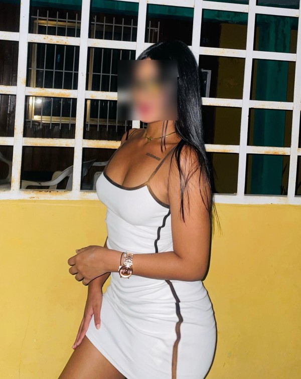 Natacha 19 Años – Venezolana joven, dulce y muy sensual