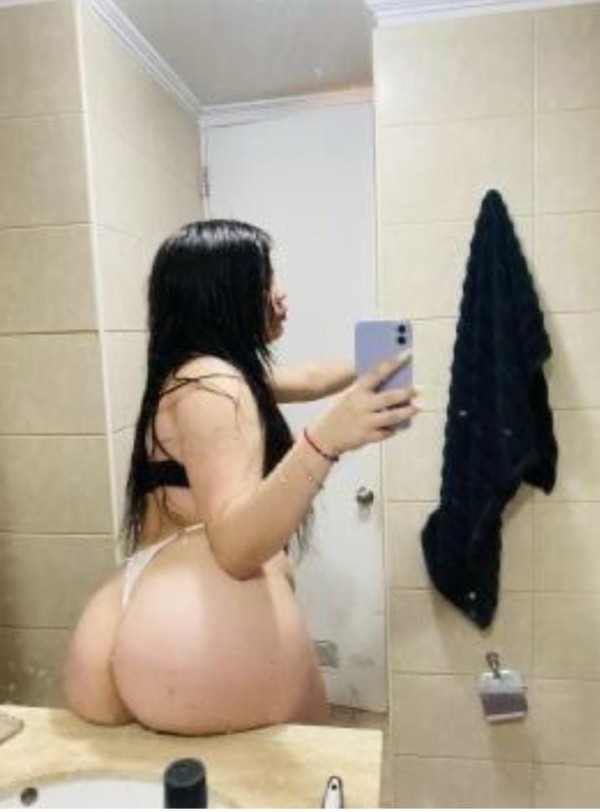 Trato de novios besos muy caliente apartir 30€