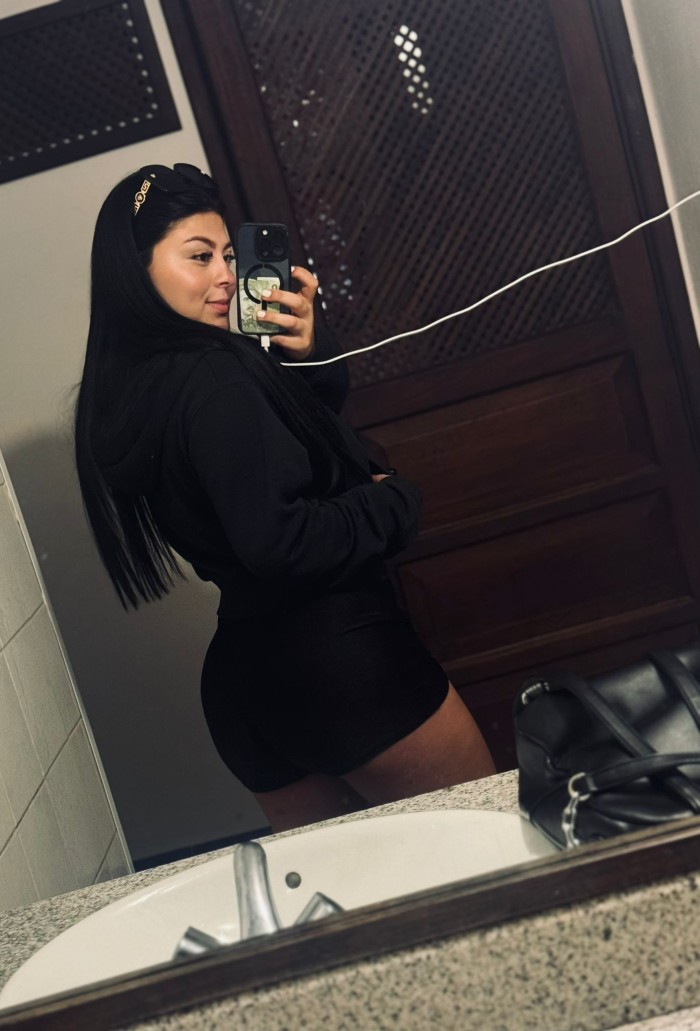 En arafo guapa chica solo salidas y coche