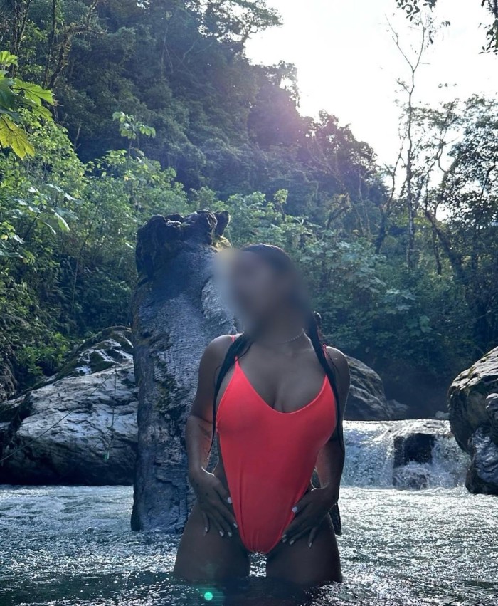 XIOMARA, LA COLOMBIANA DE VECINDARIO. FUEGO Y EXPE