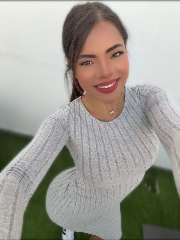 «BRITANY UNA DIOSA SENSUAL PARA TI DE LUJO * ARRECIFE