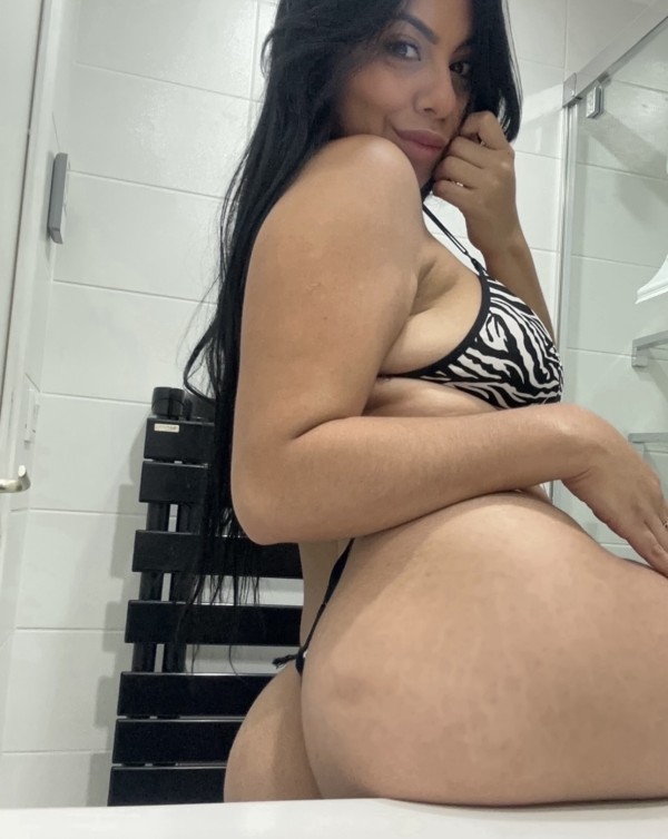 MODELO COLOMBIANA EN TU CIUDAD