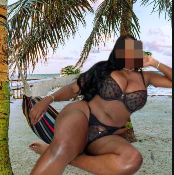 Morenaza venezolana exuberante culona