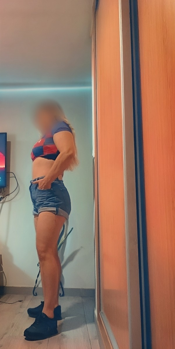 Rubia guapa y cercana déjate sorprender