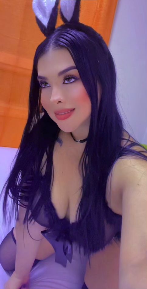 llego tú chica guarra que te la chupa hasta sacarte toda tu leche