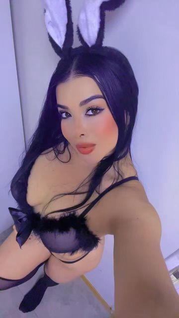 llego tú chica guarra que te la chupa hasta sacarte toda tu leche