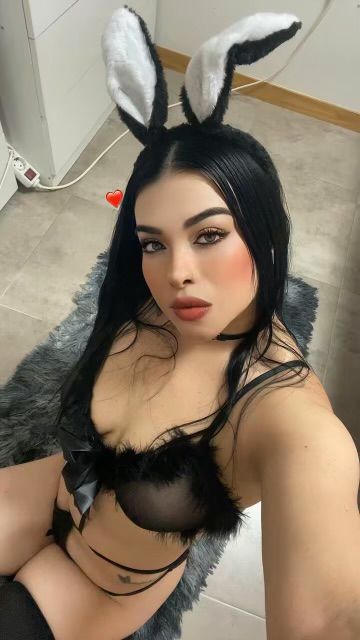 llego tú chica guarra que te la chupa hasta sacarte toda tu leche