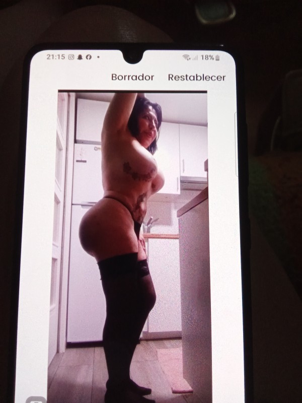 Mujer madurita ardiente y jugosa con buenas tetas.