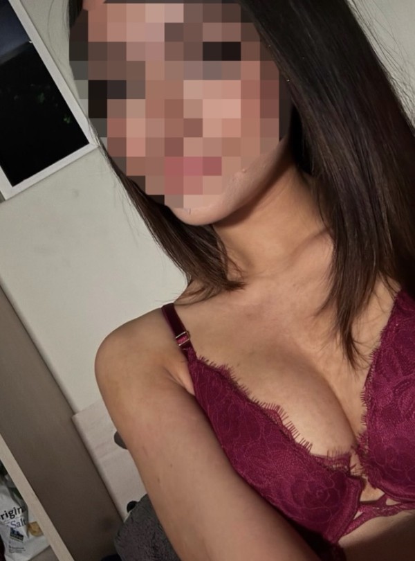 DELGADA ESPAÑOLA MUY COMPLACIENTE