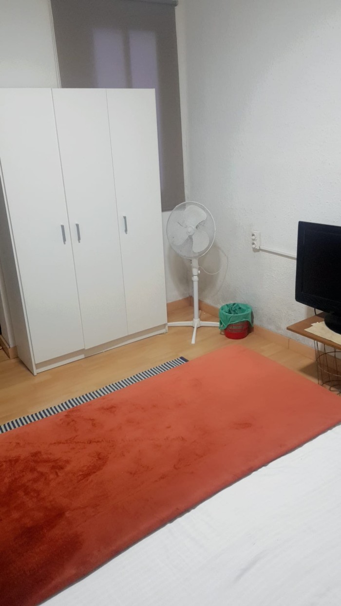 HABITACION DISPONIBLE EN LLEIDA PISO DE SOLO 3 HAB