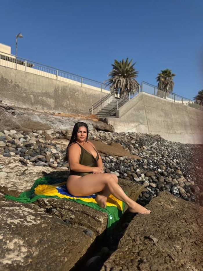 Brasileña con curvas que hipnotizan