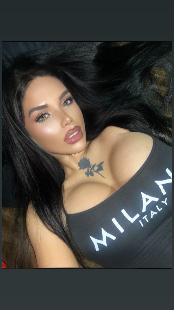 Transexual Bárbara Parker sexy pechos enormes un sueño