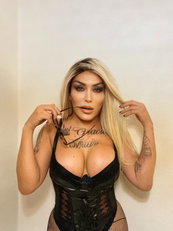 TRANS DOMINADORA FANTASTIC! CON AMBIENTE CLIMATIZADO