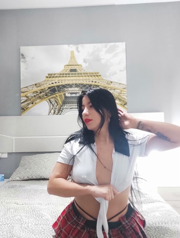 AUNTENTICA BELLEZA COLOMBIANA PRECIOSA EN EL EJIDO