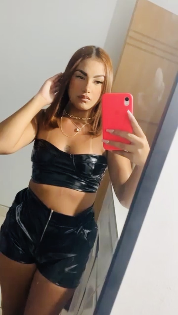 Hola soy Lunna , una chica muy sociable