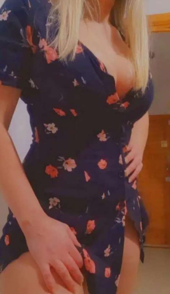 DIVERTIDA ALEGRE JUGUETONA SENSUAL ESPAÑOLA COMPLETA 24H EN AGUADULCE