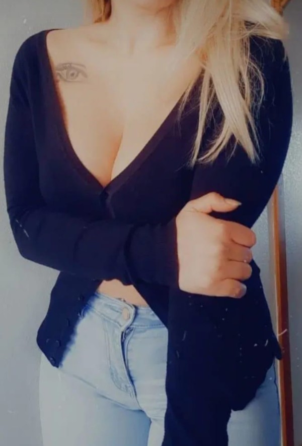 DIVERTIDA ALEGRE JUGUETONA SENSUAL ESPAÑOLA COMPLETA 24H EN AGUADULCE